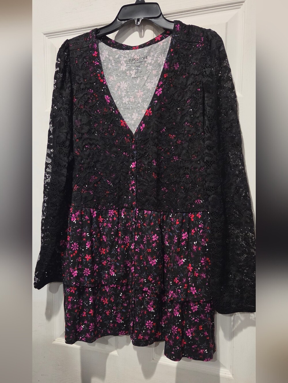 torrid Black Lace Floral Tiered long sleeve Tunic with Pink & Magenta Flowers